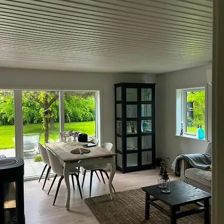 Renovated House From 1978 In Holloselund Feriehus *